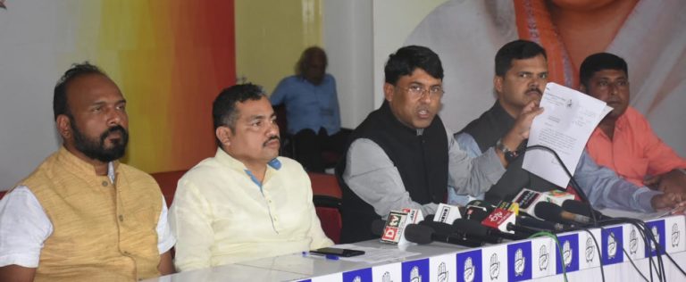 Cong asks where is 5T, if CMO has no info on monthly reports