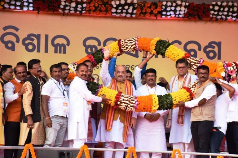 Shah shuns responsibility for Delhi riots, blames it on Congress